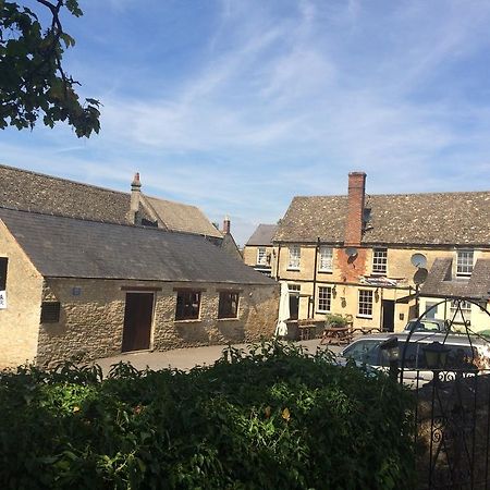 The Swan Hotel Eynsham Exteriör bild