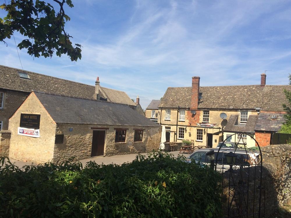The Swan Hotel Eynsham Exteriör bild